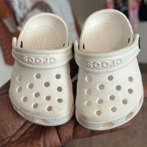 Toddler crocs size 2-3